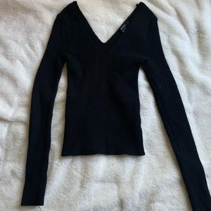 2 Knit sweaters / tops